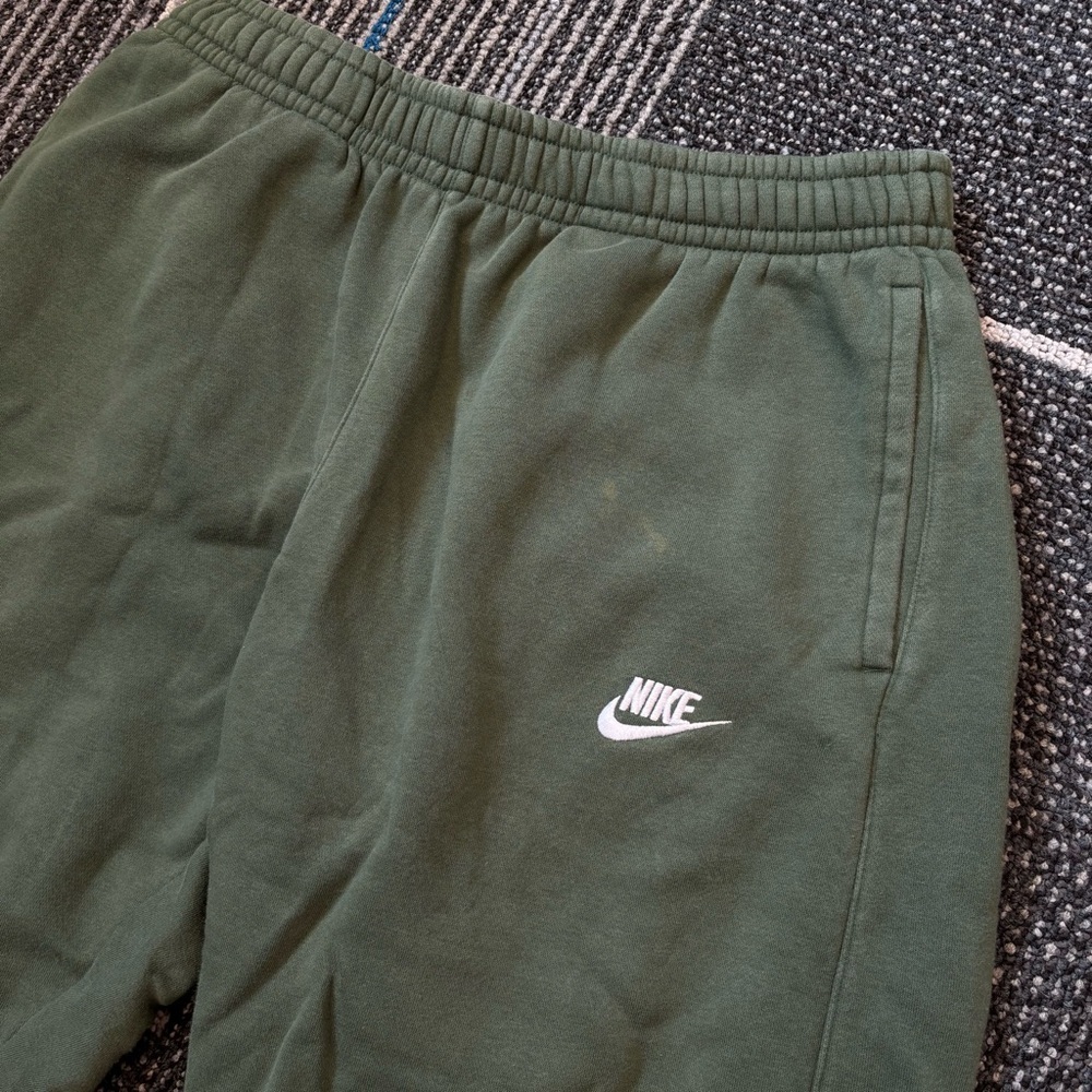 Nike sweatpants joggers green Men’s Large - Picture 3 of 7